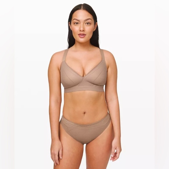 LULULEMON Awake to Lace Bra. NWT Size 32D - Picture 4 of 12